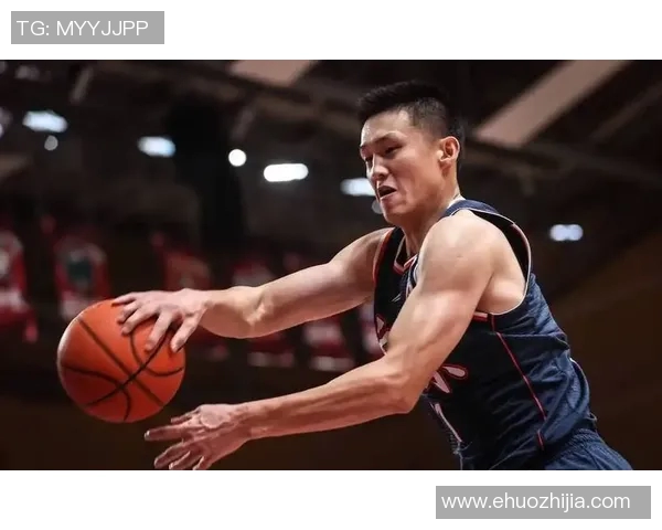 周鹏：从篮球场上的拼搏者到生活中的榜样，展现不屈精神与坚持信念